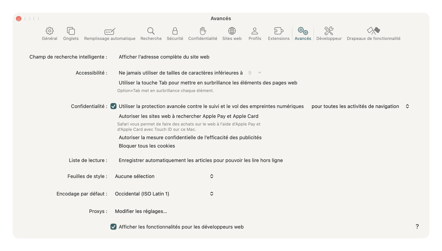 Safari, Settings, Advanced tab, advanced tracking and fingerprinting protection turned on for all browsing.